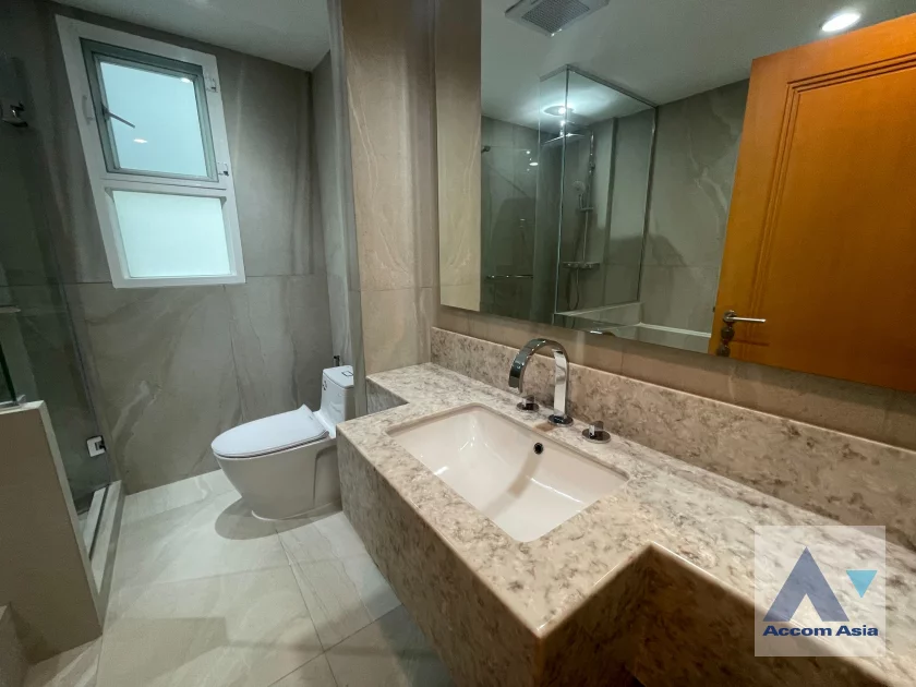 15  3 br Apartment For Rent in Sukhumvit ,Bangkok BTS Phrom Phong at Apartment with Top Facilities, Close to Emshere AA46357
