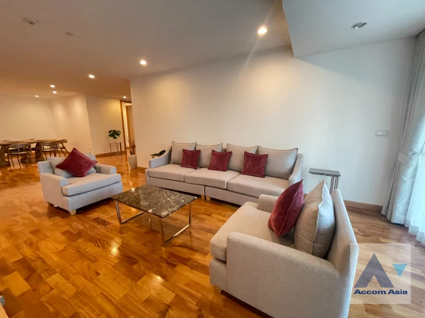 2  3 br Apartment For Rent in Sukhumvit ,Bangkok BTS Phrom Phong at Apartment with Top Facilities, Close to Emshere AA46357