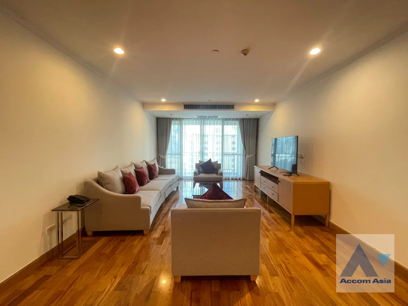 1  3 br Apartment For Rent in Sukhumvit ,Bangkok BTS Phrom Phong at Apartment with Top Facilities, Close to Emshere AA46357