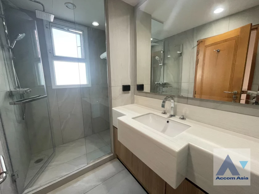 16  3 br Apartment For Rent in Sukhumvit ,Bangkok BTS Phrom Phong at Apartment with Top Facilities, Close to Emshere AA46357