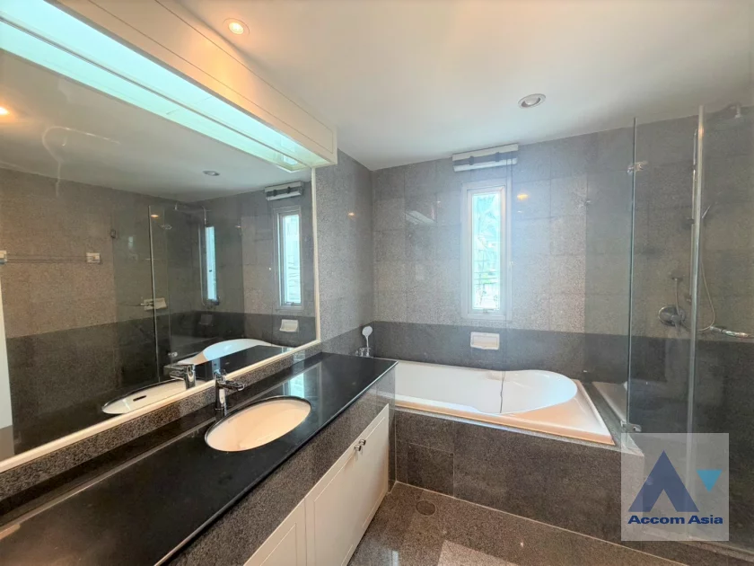 12  2 br Condominium For Rent in Ploenchit ,Bangkok BTS Ploenchit at Noble House Ruamrudee AA46360