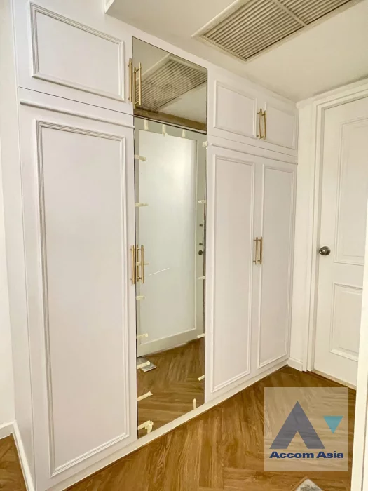7  1 br Condominium For Rent in Ploenchit ,Bangkok BTS Ratchadamri at Noble Ambience Sarasin AA46379