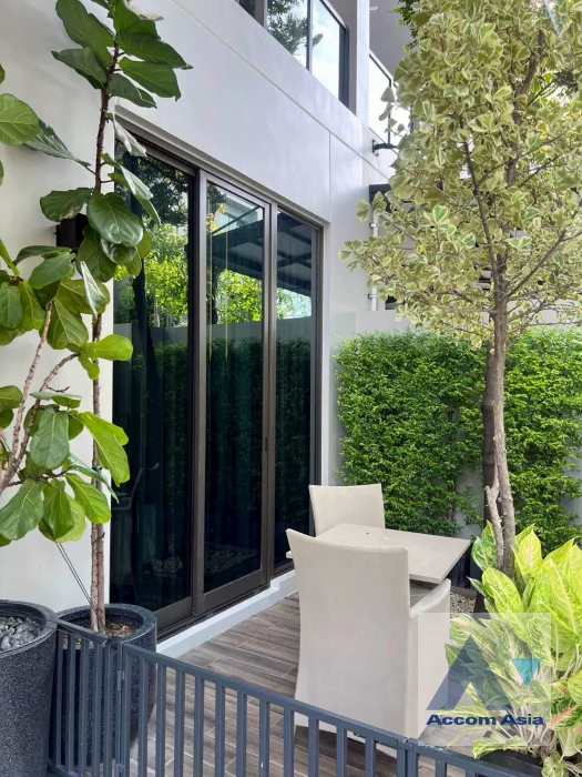9  4 br House For Sale in Lat Phrao ,Bangkok  at Baan Klang Mueng CLASSE Ekkamai - Ramintra AA46381