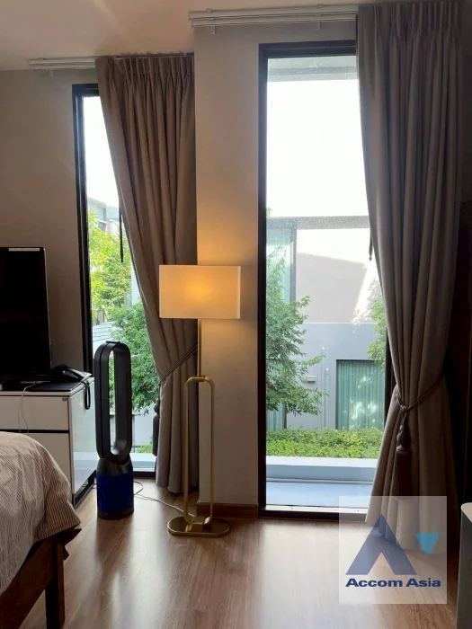 6  4 br House For Sale in Lat Phrao ,Bangkok  at Baan Klang Mueng CLASSE Ekkamai - Ramintra AA46381