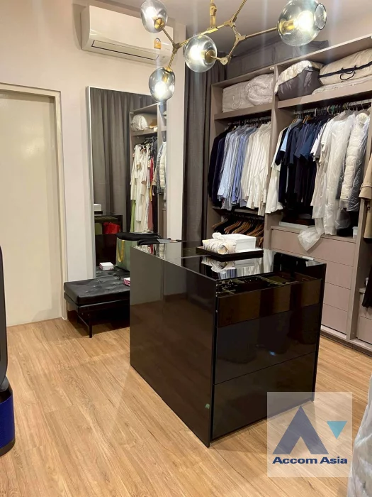 4  4 br House For Sale in Lat Phrao ,Bangkok  at Baan Klang Mueng CLASSE Ekkamai - Ramintra AA46381