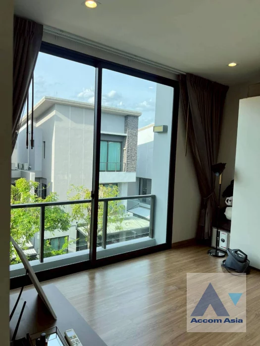 7  4 br House For Sale in Lat Phrao ,Bangkok  at Baan Klang Mueng CLASSE Ekkamai - Ramintra AA46381