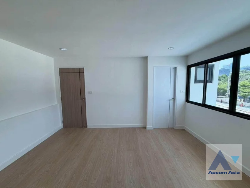 20  4 br Townhouse For Sale in Sukhumvit ,Bangkok BTS Punnawithi AA46382