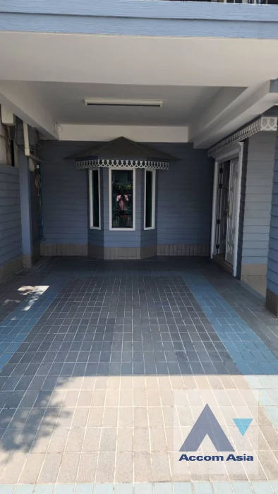 19  3 br Townhouse for rent and sale in Sukhumvit ,Bangkok BTS Ekkamai AA46383