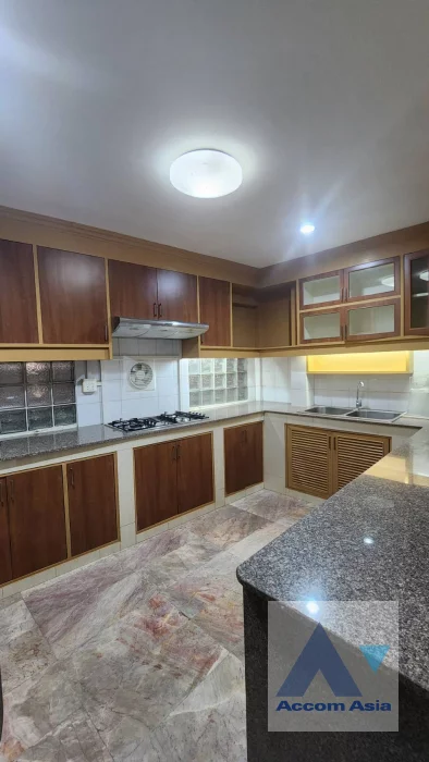 4  3 br Townhouse for rent and sale in Sukhumvit ,Bangkok BTS Ekkamai AA46383