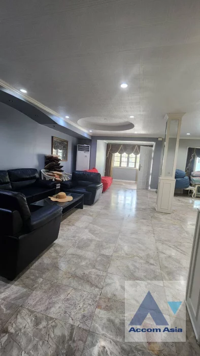  1  3 br Townhouse for rent and sale in Sukhumvit ,Bangkok BTS Ekkamai AA46383