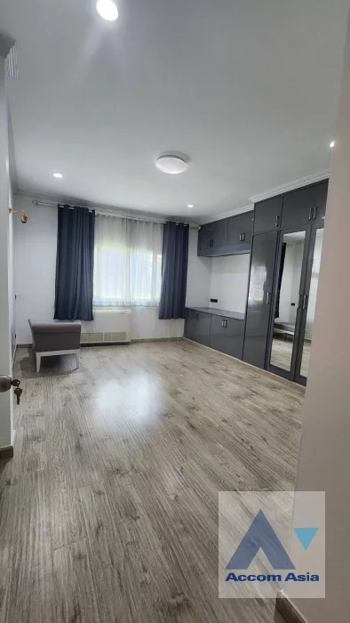 9  3 br Townhouse for rent and sale in Sukhumvit ,Bangkok BTS Ekkamai AA46383