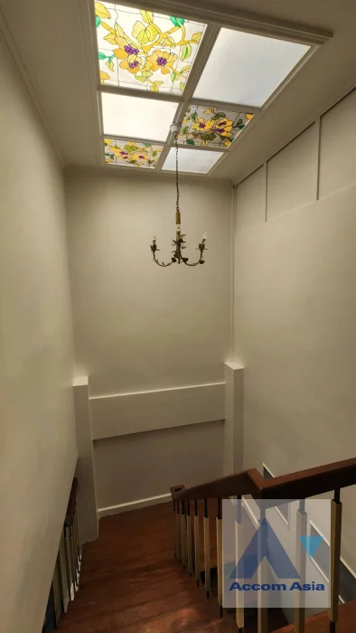 16  3 br Townhouse for rent and sale in Sukhumvit ,Bangkok BTS Ekkamai AA46383