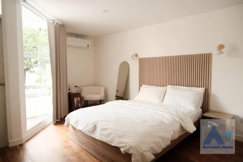 5  3 br Townhouse For Rent in Sukhumvit ,Bangkok BTS Ekkamai AA46385