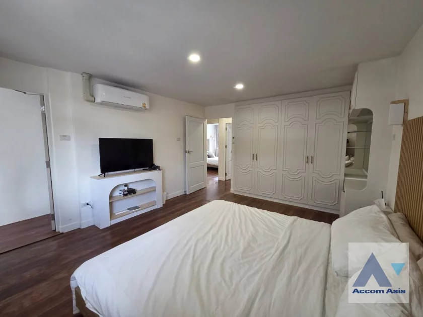 19  3 br Townhouse For Rent in Sukhumvit ,Bangkok BTS Ekkamai AA46385
