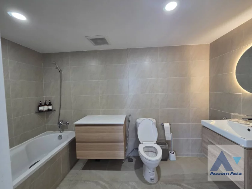 23  3 br Townhouse For Rent in Sukhumvit ,Bangkok BTS Ekkamai AA46385