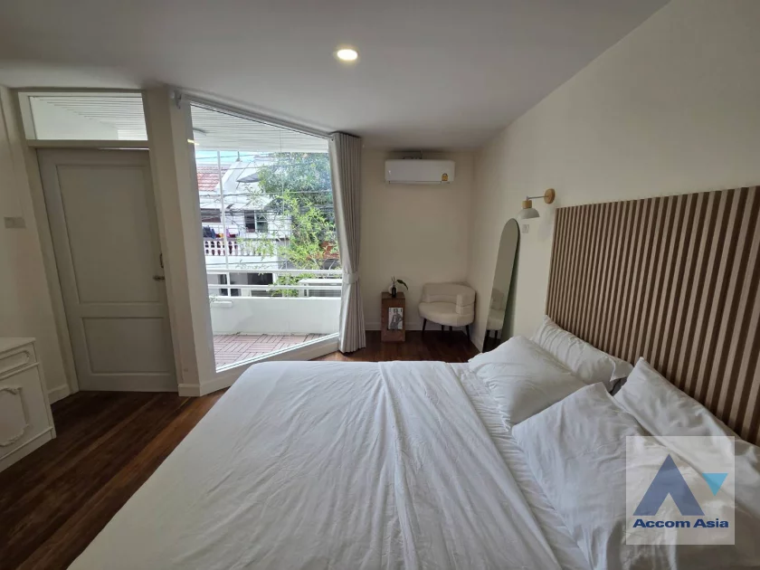 20  3 br Townhouse For Rent in Sukhumvit ,Bangkok BTS Ekkamai AA46385