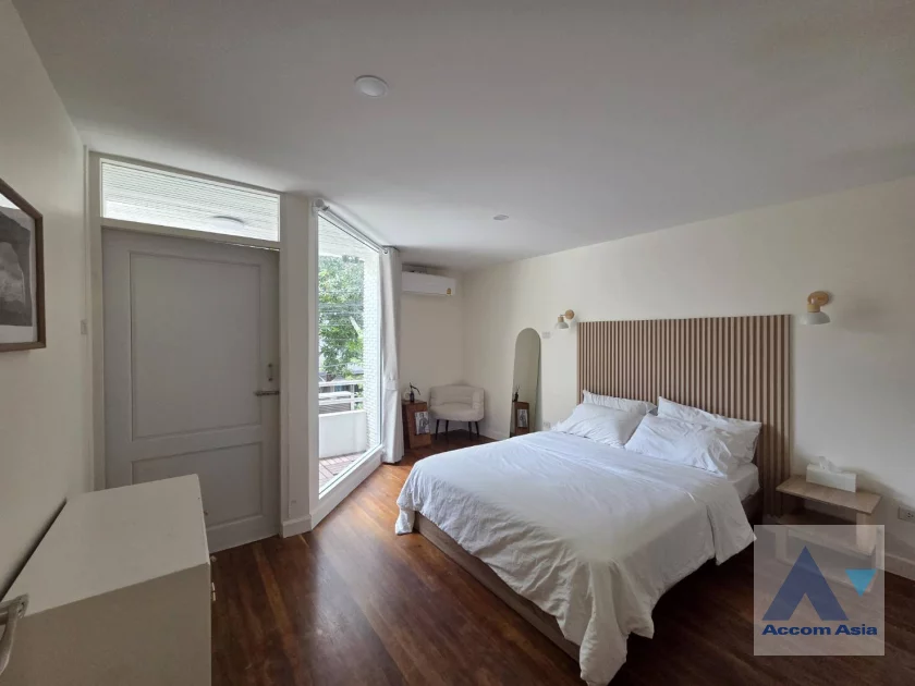 21  3 br Townhouse For Rent in Sukhumvit ,Bangkok BTS Ekkamai AA46385