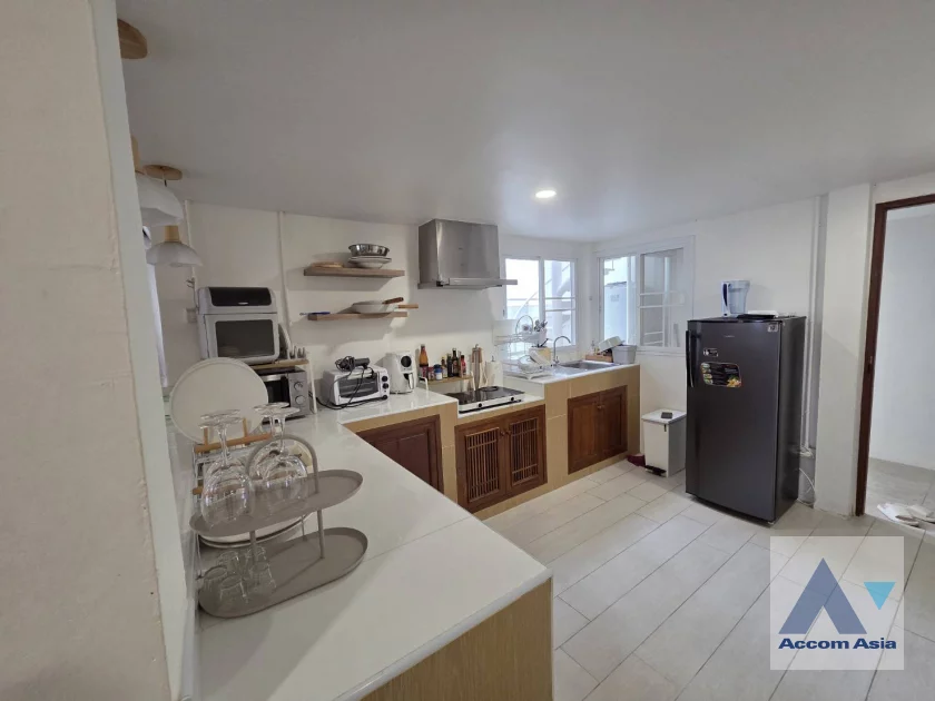 10  3 br Townhouse For Rent in Sukhumvit ,Bangkok BTS Ekkamai AA46385