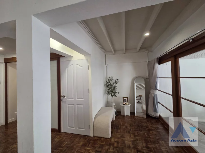 7  3 br Townhouse For Rent in Sukhumvit ,Bangkok BTS Ekkamai AA46385