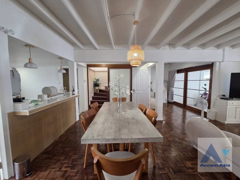 5  3 br Townhouse For Rent in Sukhumvit ,Bangkok BTS Ekkamai AA46385