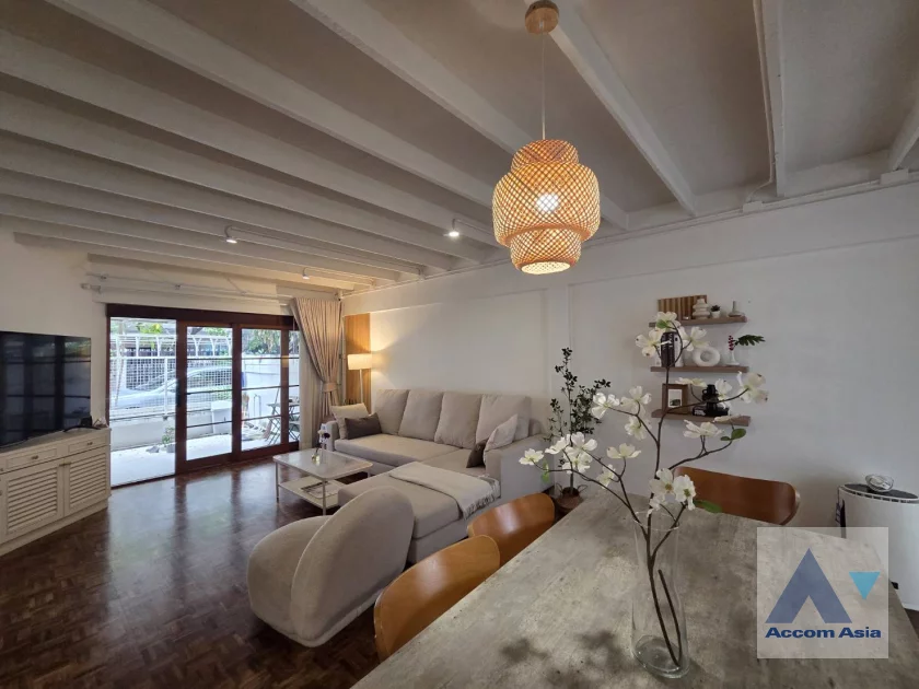  2  3 br Townhouse For Rent in Sukhumvit ,Bangkok BTS Ekkamai AA46385