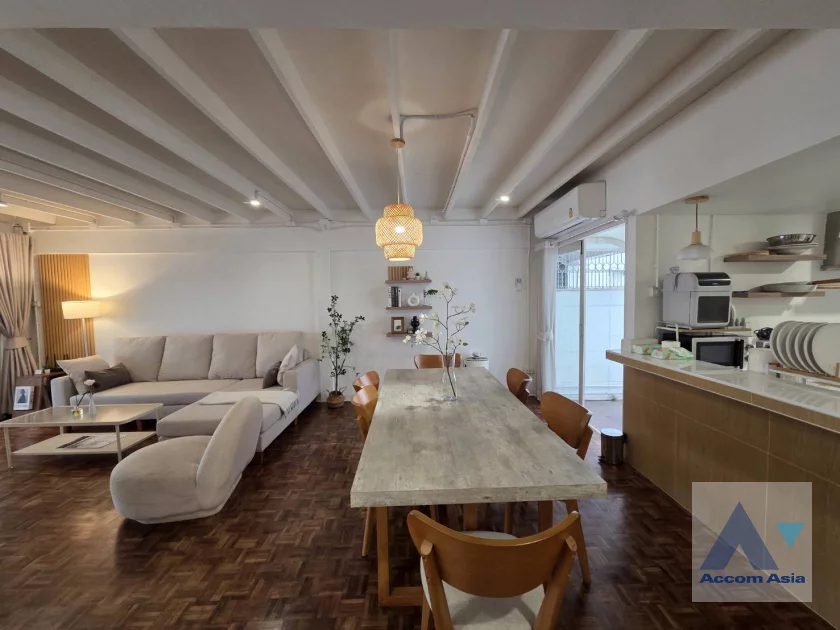 6  3 br Townhouse For Rent in Sukhumvit ,Bangkok BTS Ekkamai AA46385