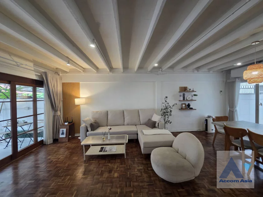  1  3 br Townhouse For Rent in Sukhumvit ,Bangkok BTS Ekkamai AA46385