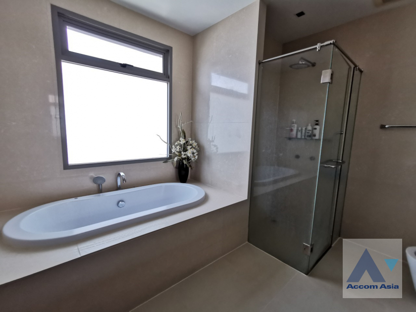8  2 br Condominium For Sale in Sukhumvit ,Bangkok BTS Phrom Phong at The Madison AA46389