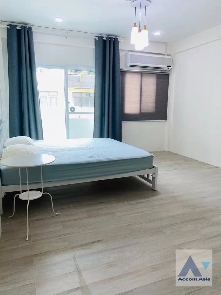 4  3 br Townhouse for rent and sale in Sukhumvit ,Bangkok  AA46396