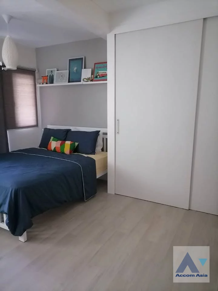 6  3 br Townhouse for rent and sale in Sukhumvit ,Bangkok  AA46396
