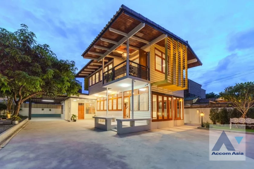  2  House For Rent in Lat Phrao ,Bangkok MRT Lat Phrao AA46400