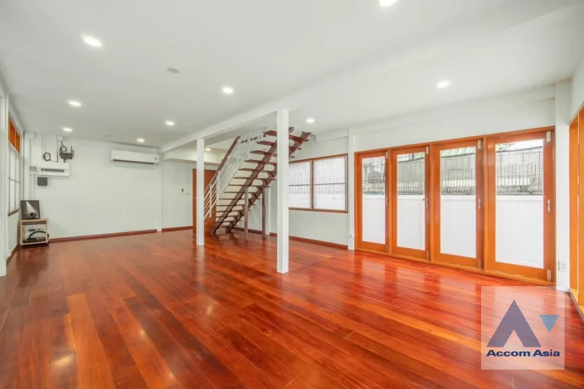 5  House For Rent in Lat Phrao ,Bangkok MRT Lat Phrao AA46400