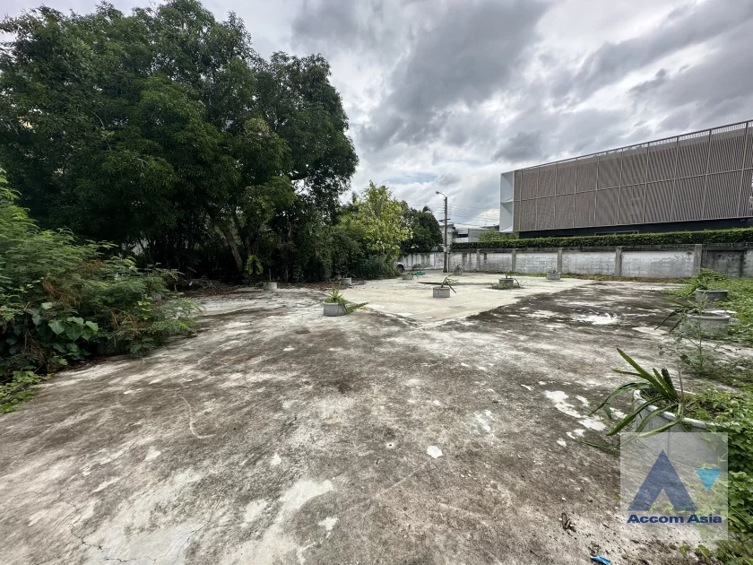 4  Land for rent and sale in Sukhumvit ,Bangkok BTS Phra khanong AA46402