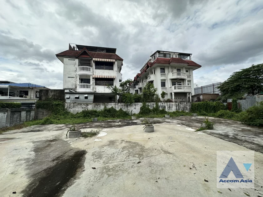  1  Land for rent and sale in Sukhumvit ,Bangkok BTS Phra khanong AA46402