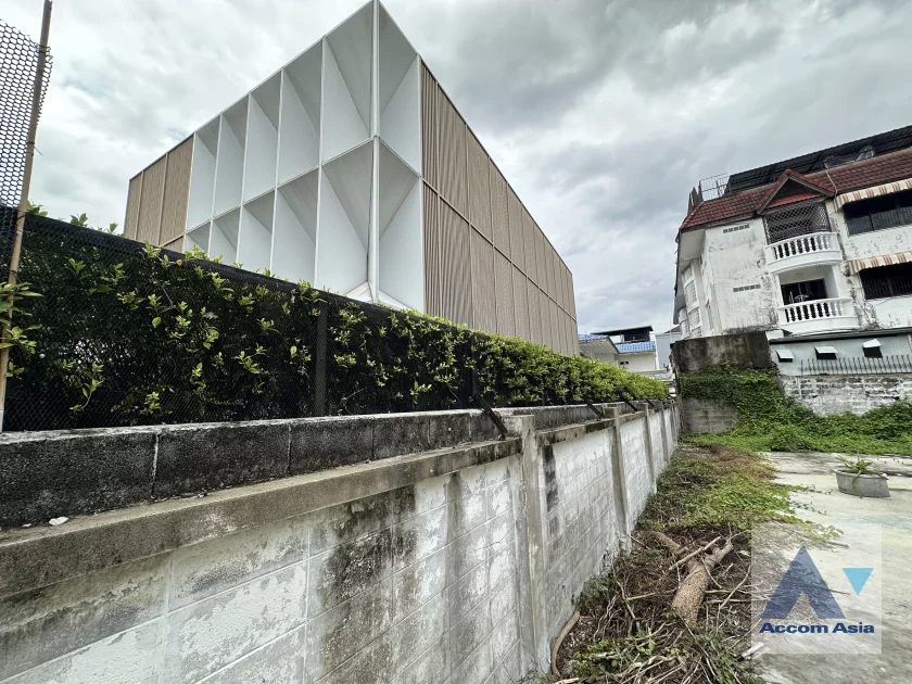 7  Land for rent and sale in Sukhumvit ,Bangkok BTS Phra khanong AA46402