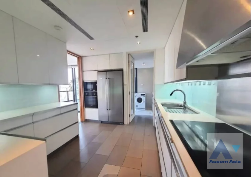 unit 3 Bedrooms  Condominium For Rent in Sathorn, Bangkok  near BTS Chong Nonsi - MRT Lumphini (AA46411)