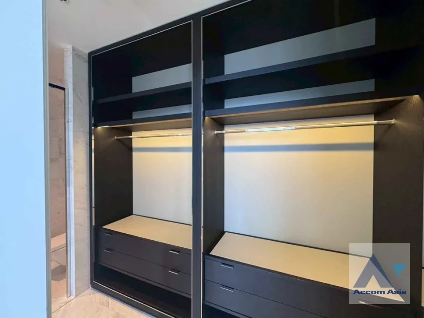 12  1 br Condominium For Sale in Sathorn ,Bangkok BTS Saphan Taksin at Four Seasons Private Residences AA46412