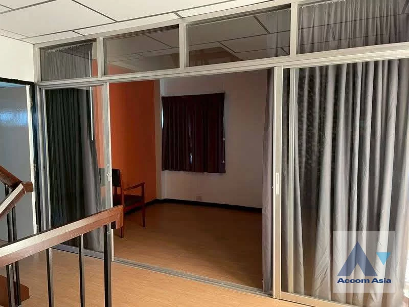  1  3 br House for rent and sale in Sukhumvit ,Bangkok BTS Phrom Phong AA46421