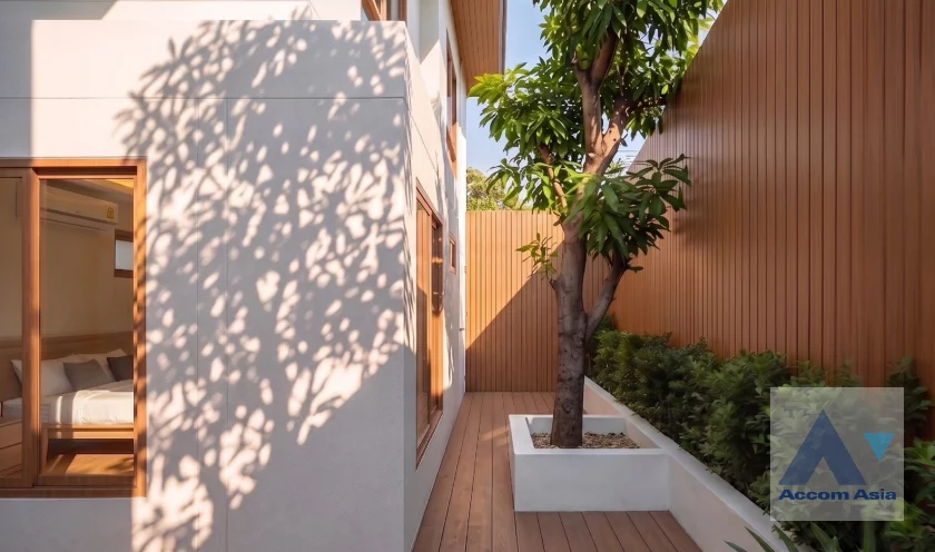 6  3 br House For Rent in Sukhumvit ,Bangkok BTS Phra khanong AA46429