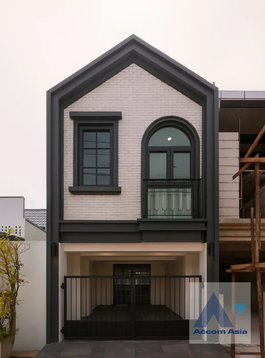  2  3 br Townhouse for rent and sale in Sukhumvit ,Bangkok BTS Phra khanong at Moo Baan Klongtan Nivet AA46430