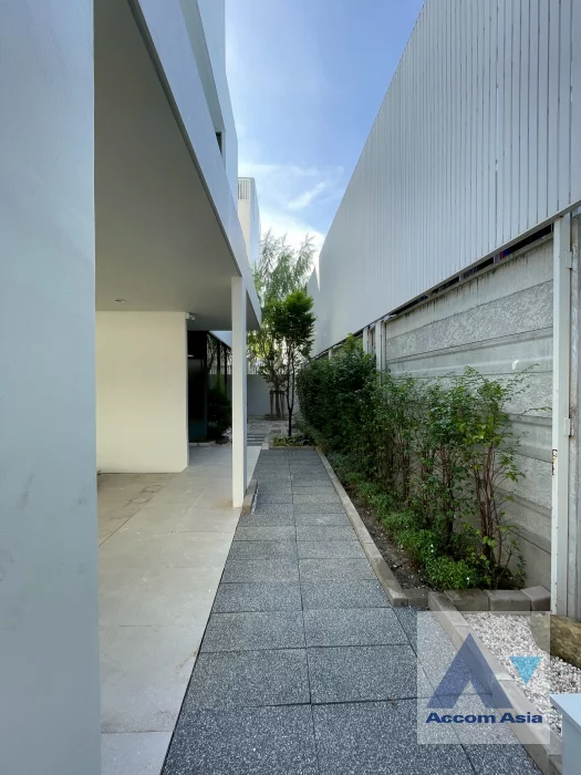 13  3 br House For Rent in Phaholyothin ,Bangkok  at ARKIN VIBHAVADI AA46433