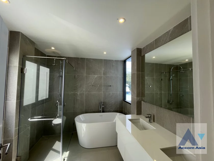 10  3 br House For Rent in Phaholyothin ,Bangkok  at ARKIN VIBHAVADI AA46433