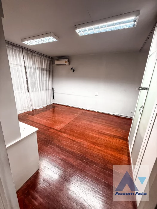  1  3 br Shophouse for rent and sale in Sukhumvit ,Bangkok BTS Thong Lo AA46440