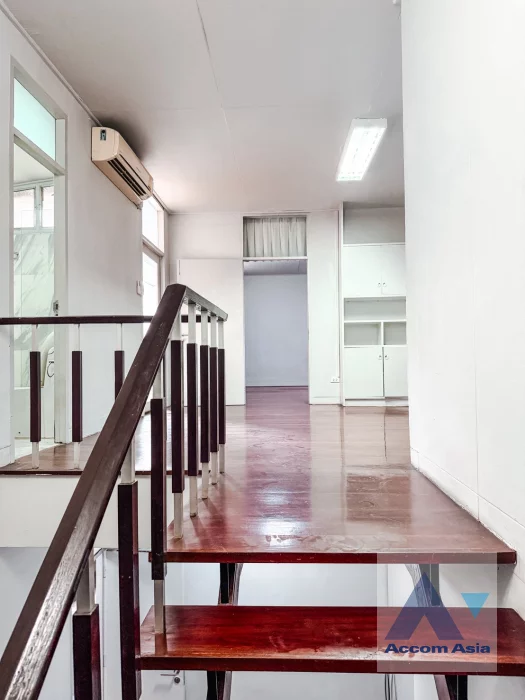 6  3 br Shophouse for rent and sale in Sukhumvit ,Bangkok BTS Thong Lo AA46440