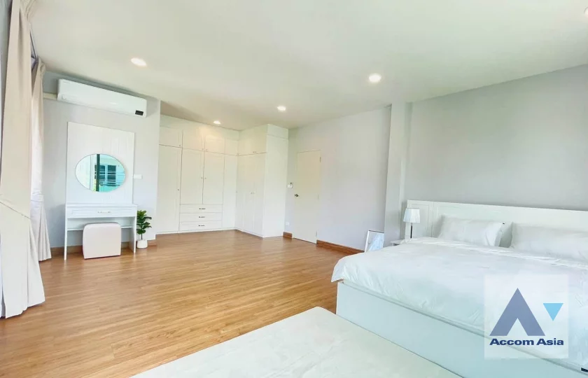 8  4 br House for rent and sale in Samutprakan ,Samutprakan  at Centro Bangna AA46445