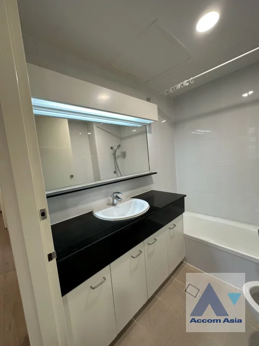 11  3 br Apartment for rent and sale in Sathorn ,Bangkok BTS Sala Daeng - MRT Lumphini at Children Dreaming Place - Garden AA46446