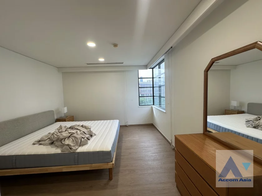 13  3 br Apartment for rent and sale in Sathorn ,Bangkok BTS Sala Daeng - MRT Lumphini at Children Dreaming Place - Garden AA46446