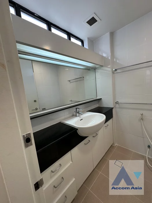 16  3 br Apartment for rent and sale in Sathorn ,Bangkok BTS Sala Daeng - MRT Lumphini at Children Dreaming Place - Garden AA46446