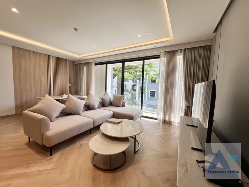  Luxury Brand New Low-Rise Apartment, near BTS Apartment  3 Bedroom for Rent BTS Phrom Phong in Sukhumvit Bangkok
