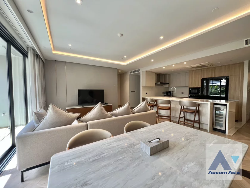 unit 3 Bedrooms  Apartment For Rent in Sukhumvit, Bangkok  near BTS Phrom Phong (AA46458)
